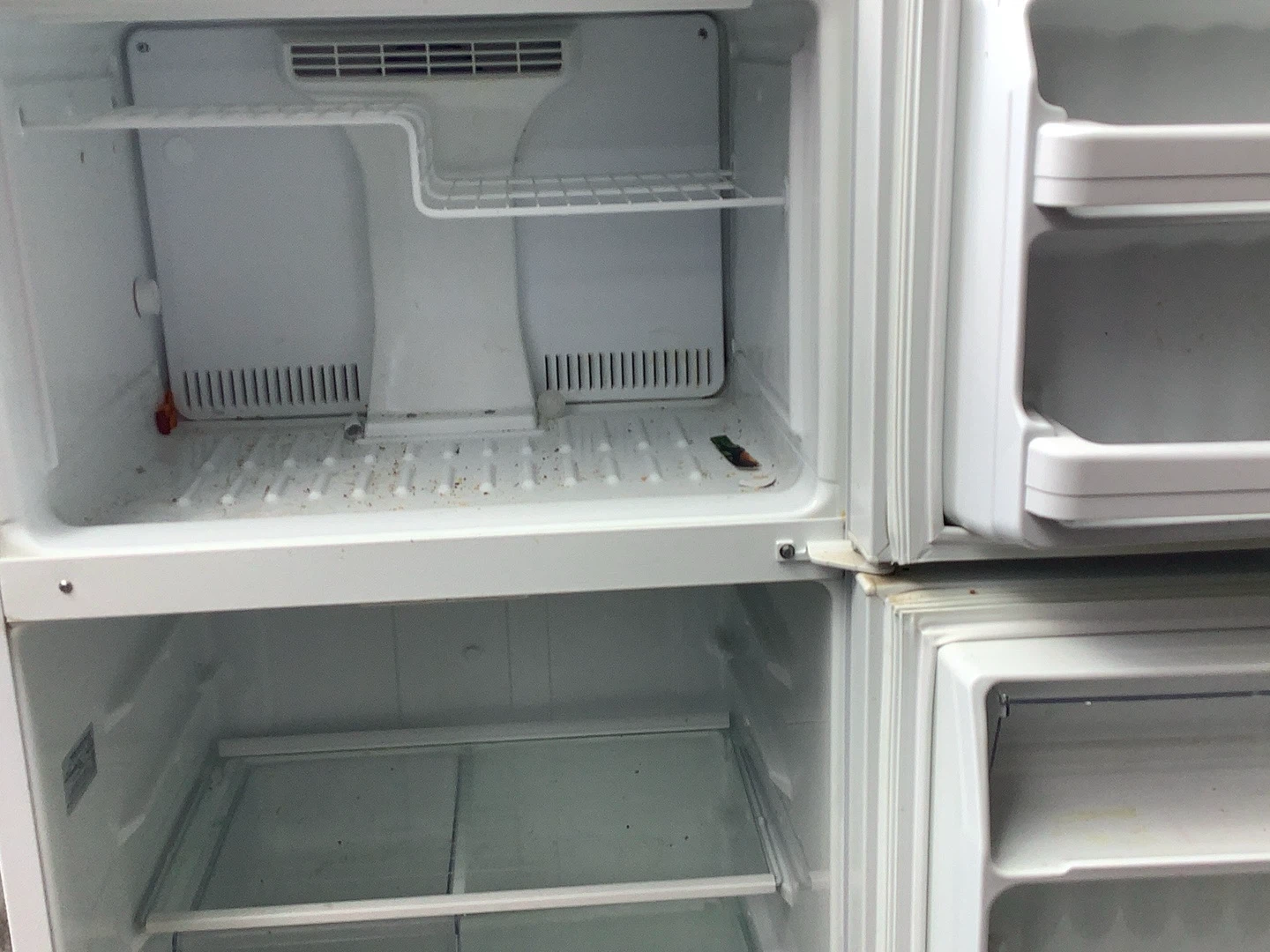 Free GE used fridge for man cave garage basement - photo 2