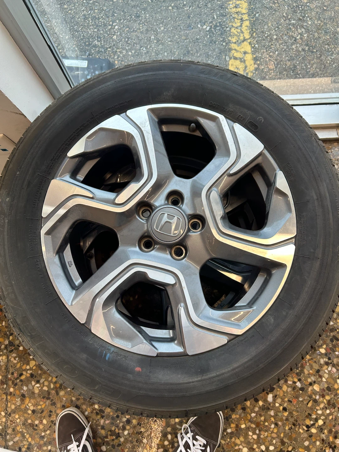 Honda CR-V Alloy Wheel with Tires