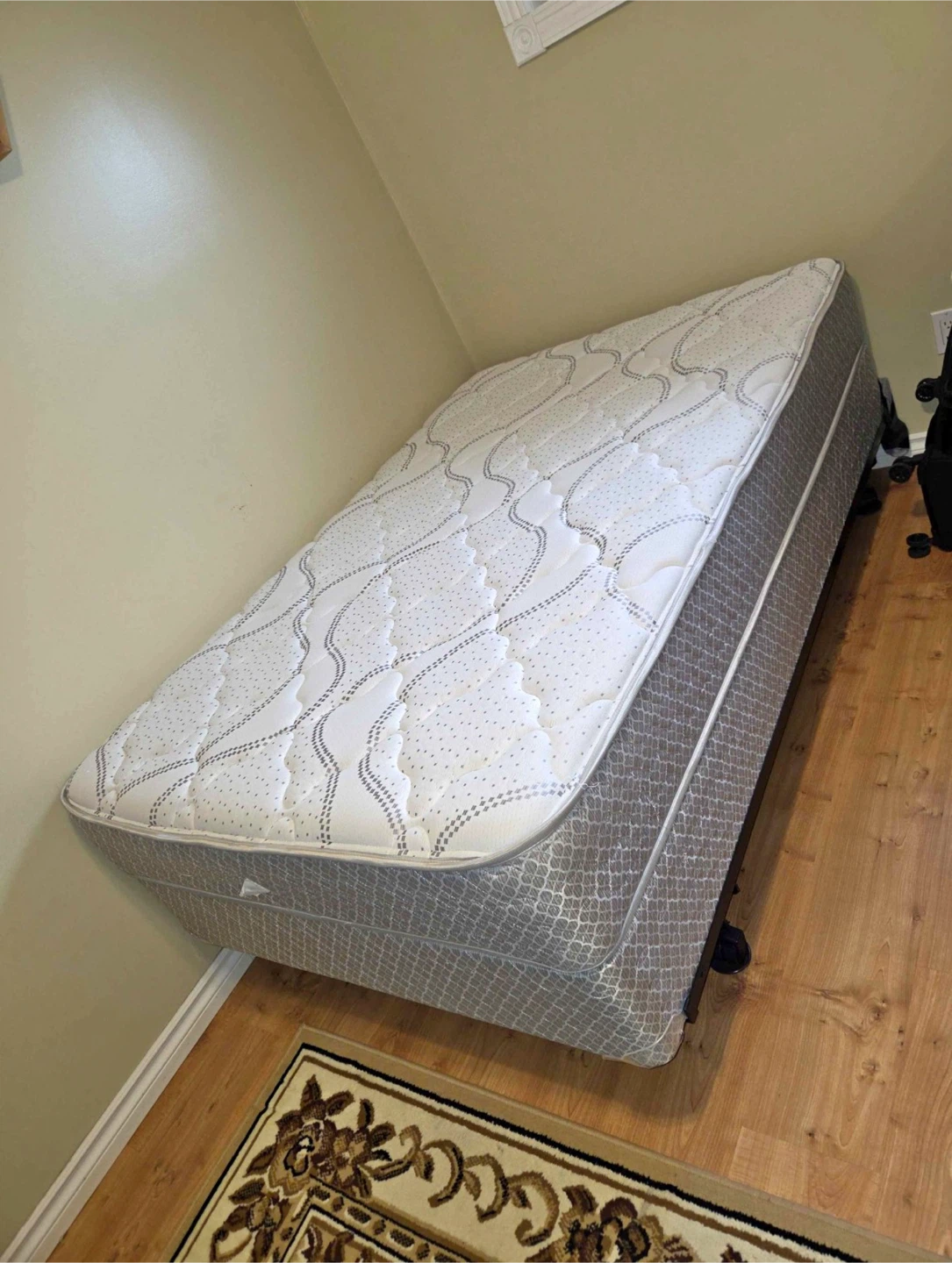 Modern Mattress 8" Coil Mattress - photo 2