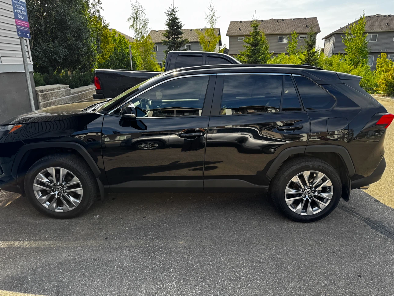 2024 Toyota RAV4 XLE PREMIUM-AWD