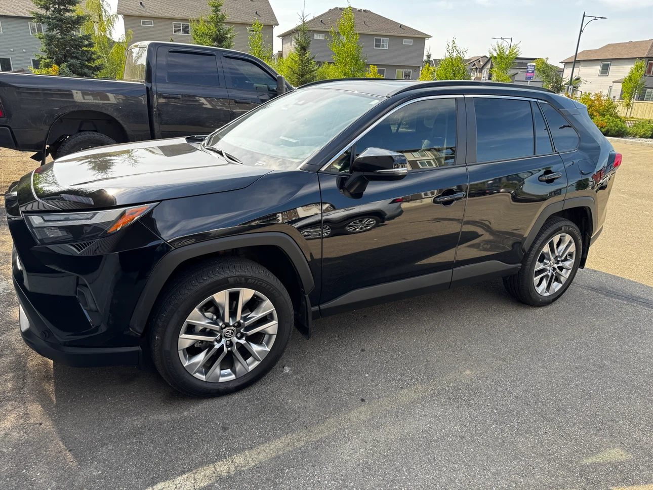 2024 Toyota RAV4 XLE PREMIUM-AWD - photo 5