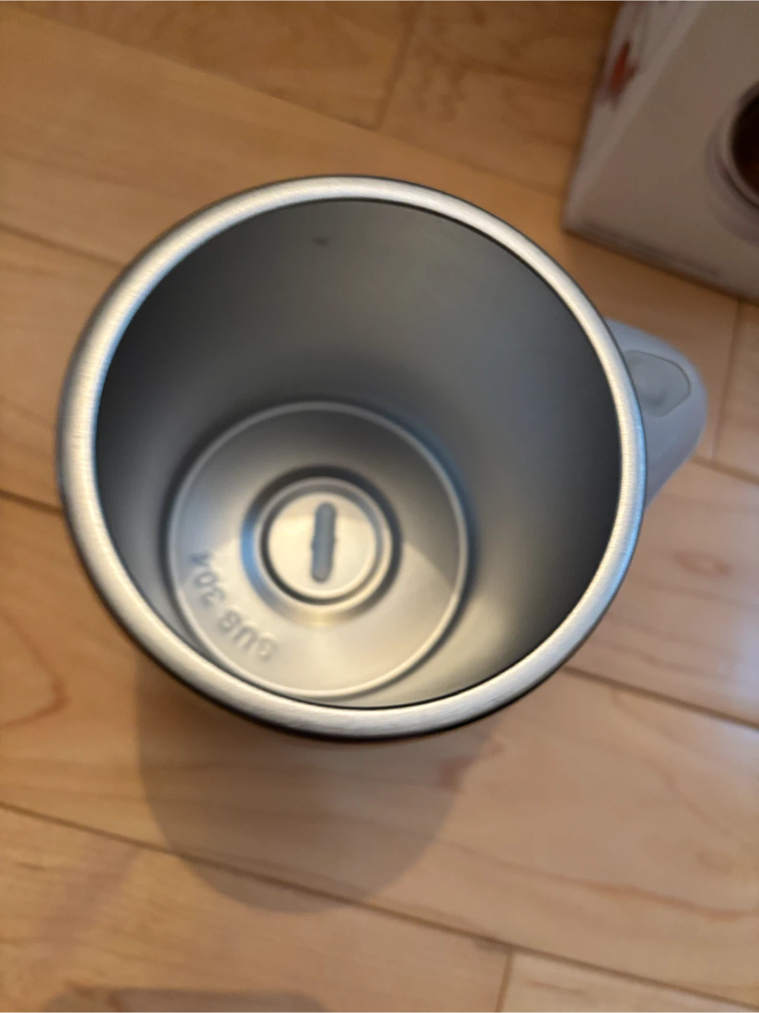 Automatic Magnetic Stirring Cup (white and there’s a brown one) - photo 3