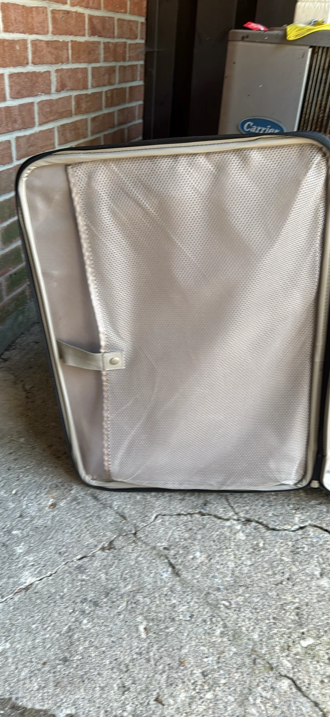 Black Samsonite suitcase - photo 4