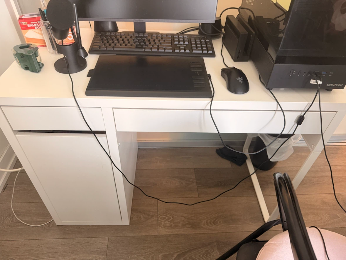 MOVING SALE IKEA MICKE White Desk