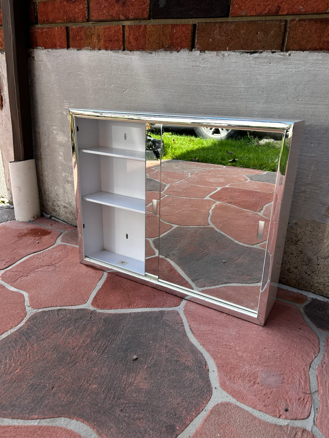 Medicine Cabinet with Mirrored Doors - photo 3