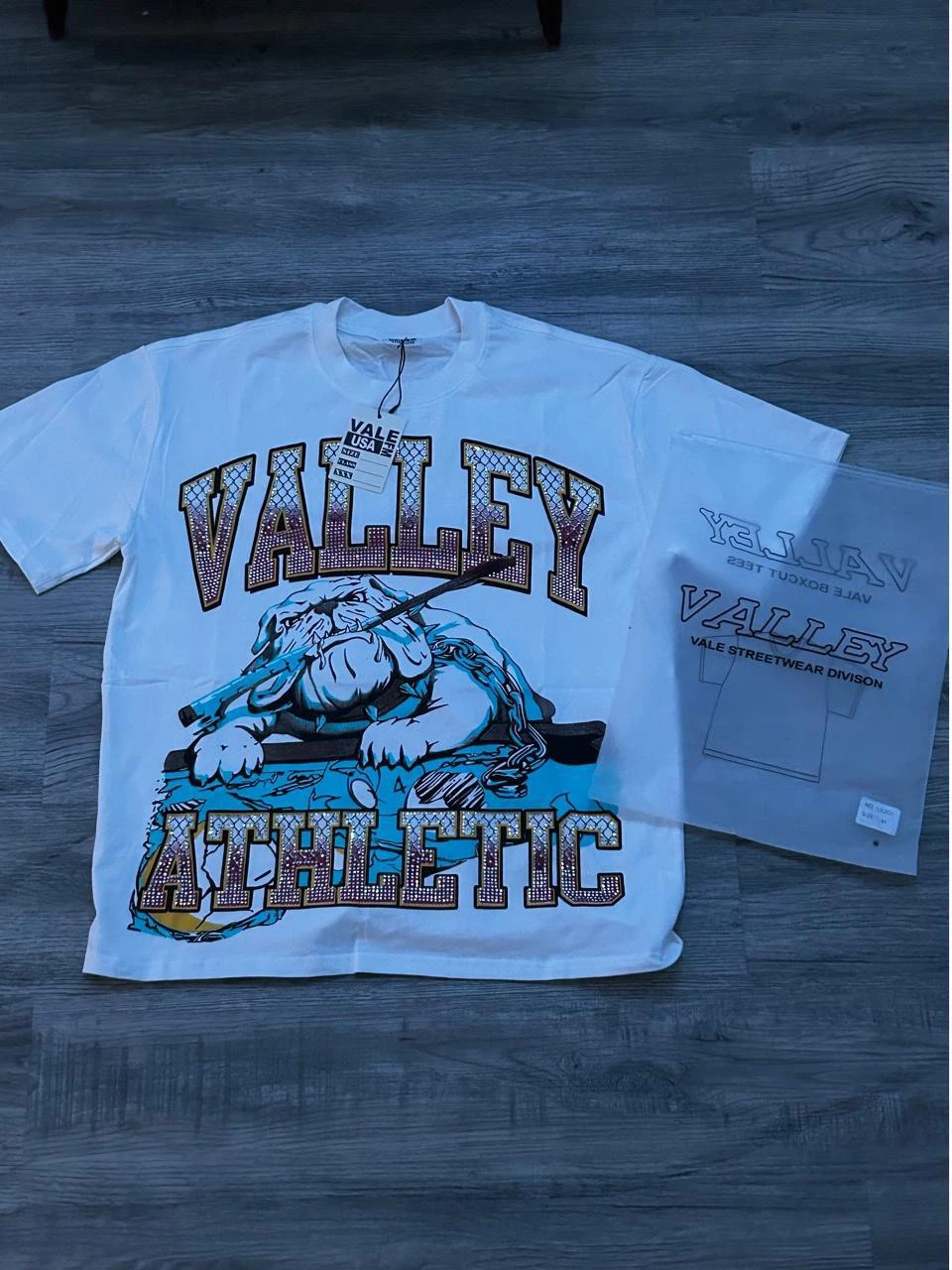 VALE USA Athletic Bulldog T-Shirt Medium White