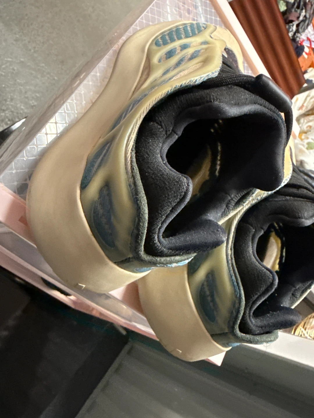 Adidas Yeezy 700 size 7 women and men - photo 3