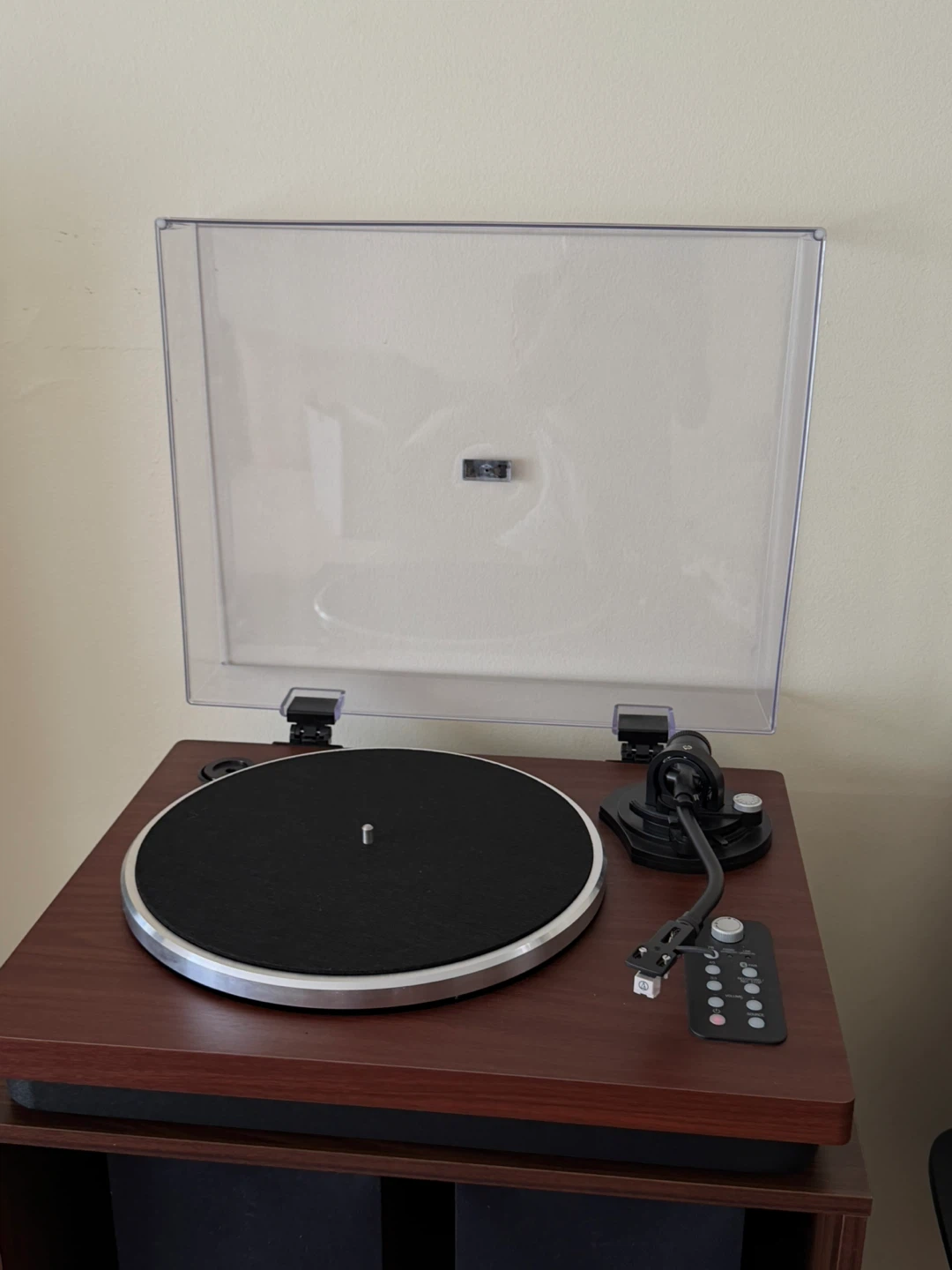 Gramophone and table - photo 2