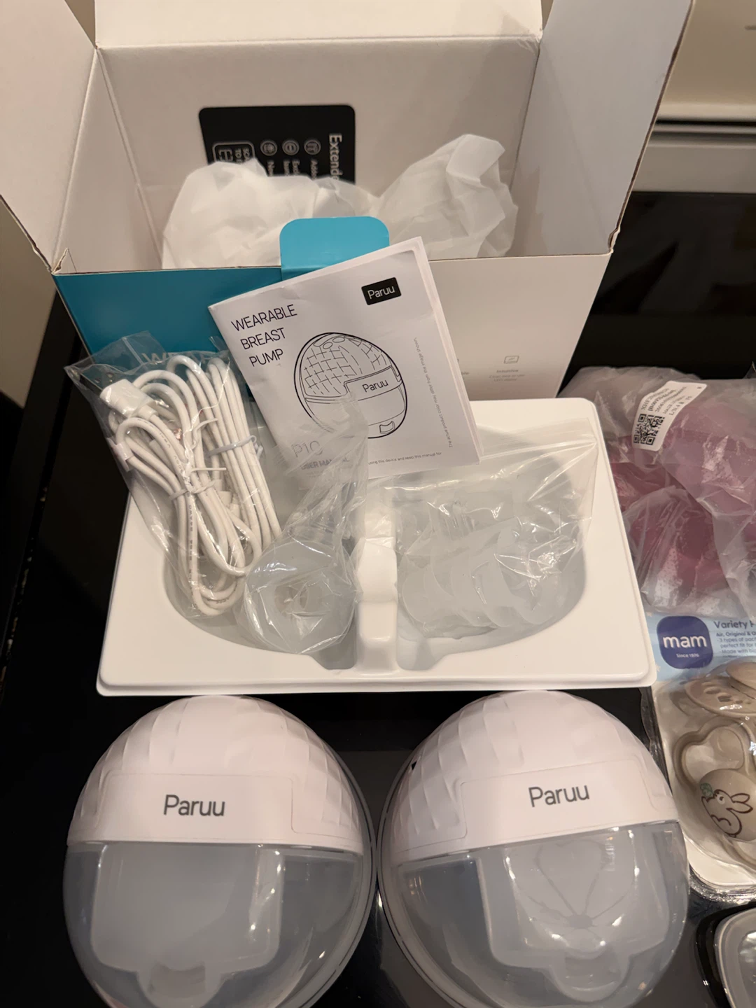 Paruu Wearable Pumps + Baby Items - photo 2