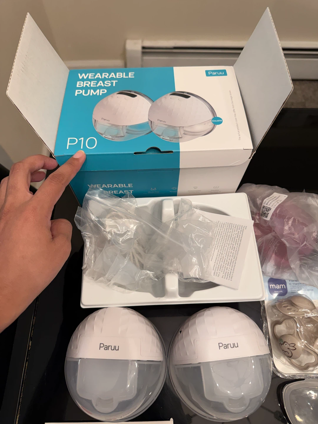 Paruu Wearable Pumps + Baby Items - photo 3