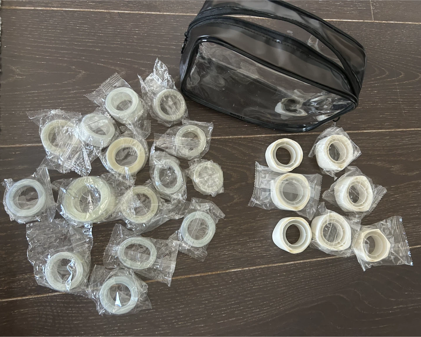 Balloon Decorating Supplies in pouch