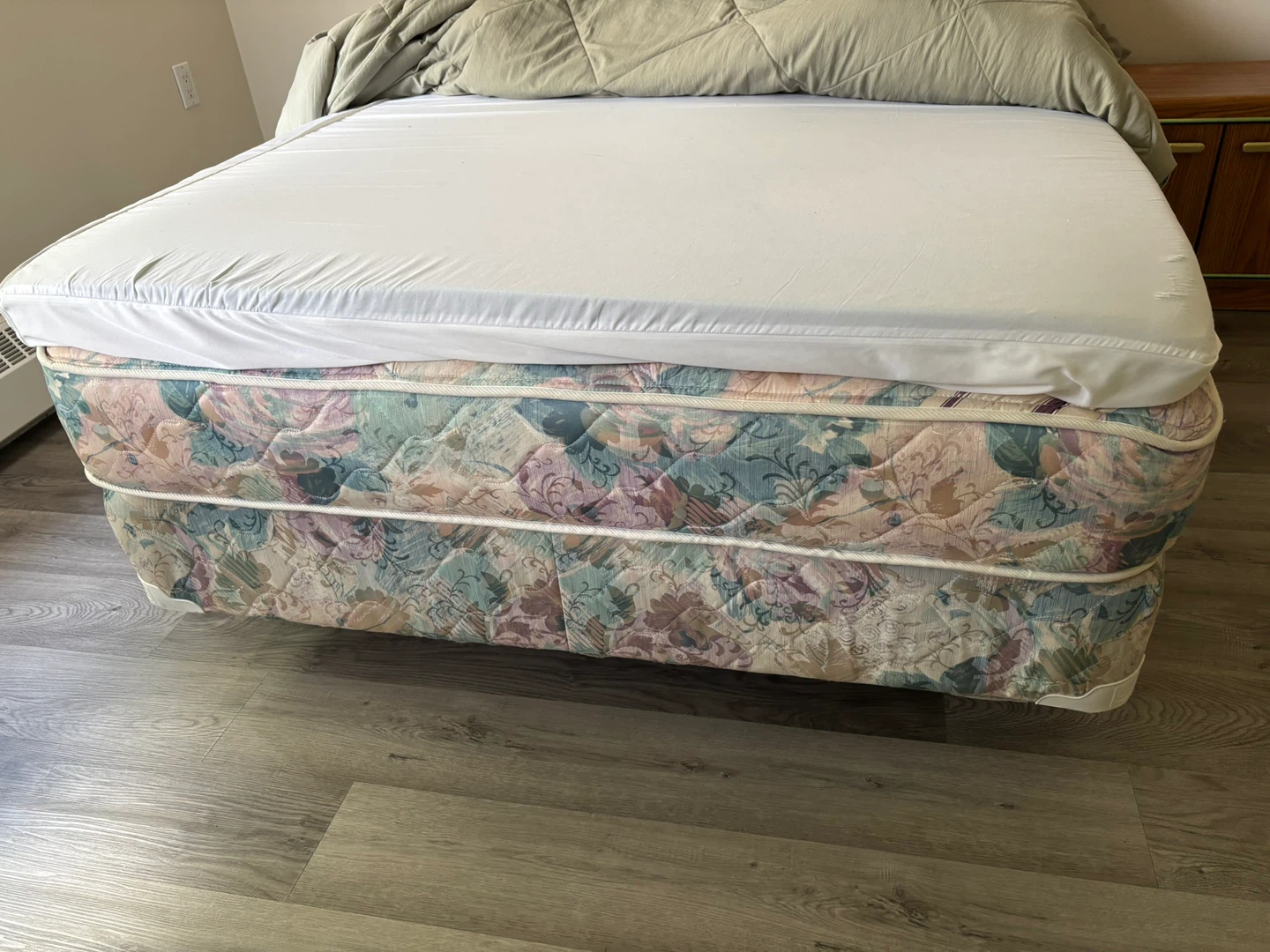 Bedroom furniture, double bed and bedding