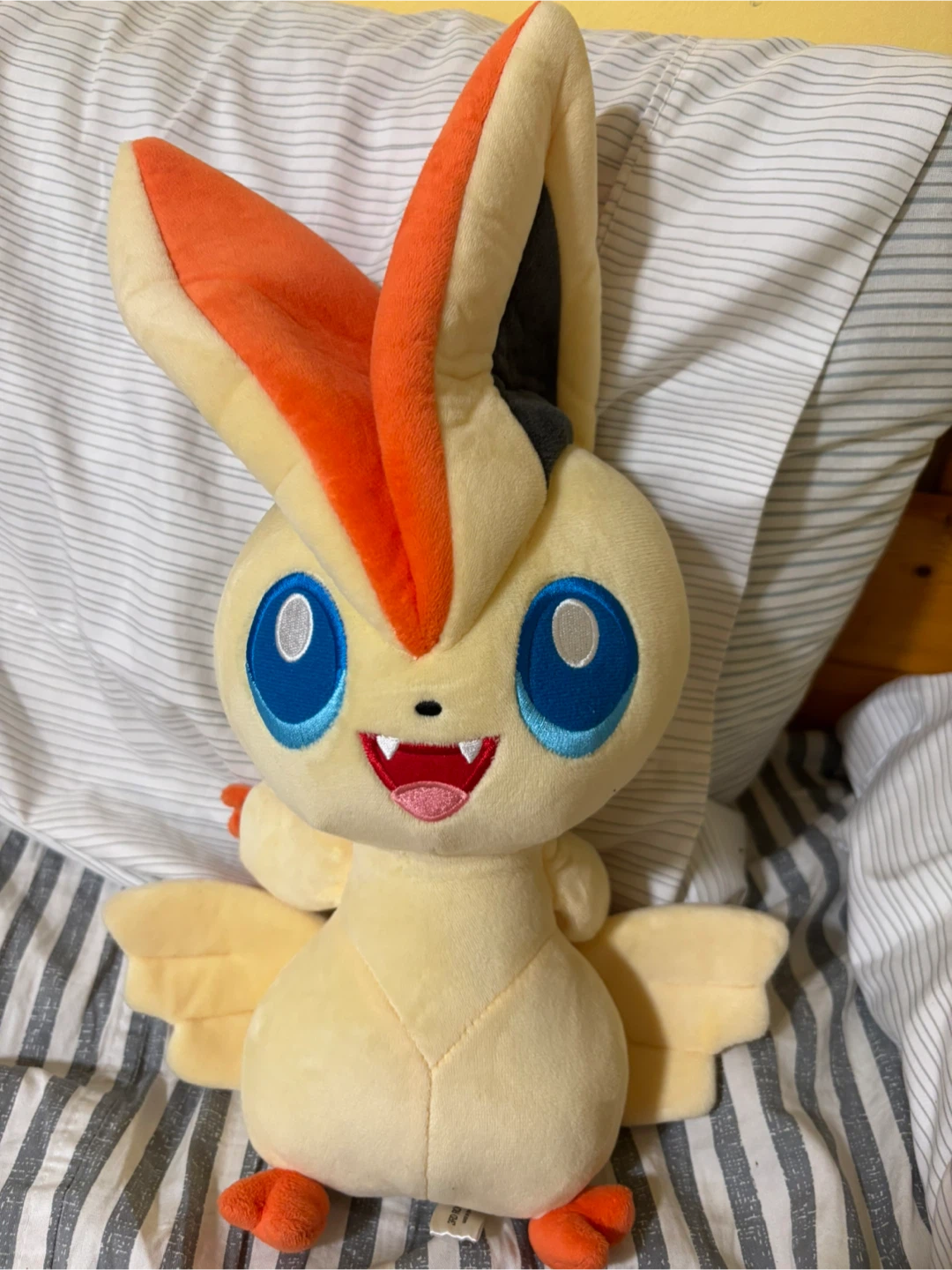 Pokemon victini plush
