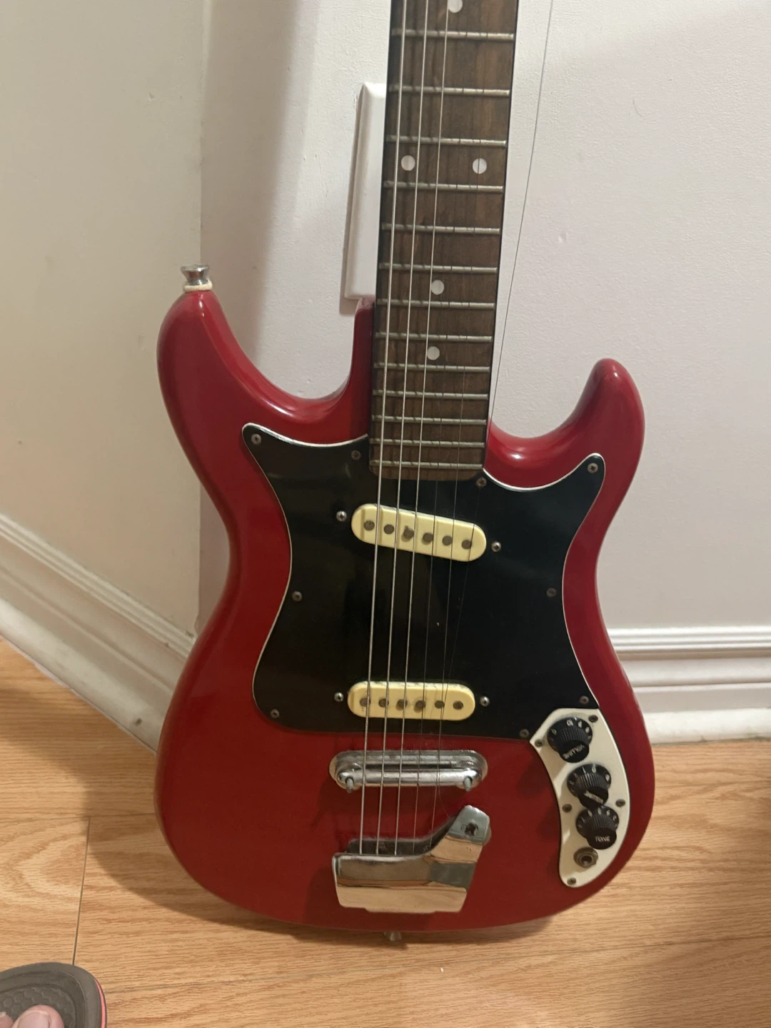 Red Electric Guitar with Cable - photo 4
