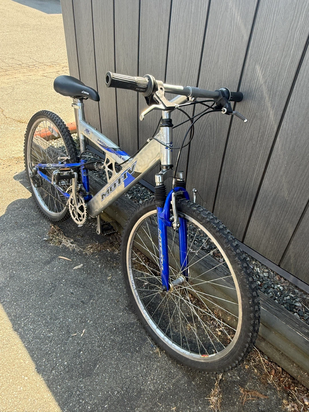 Mongoose Highland Trail Mountain Bike - photo 3