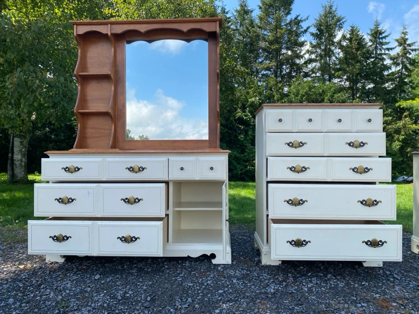 Vintage Drouin Solid Wood Dresser Set (CAN DELIVER) - photo 2