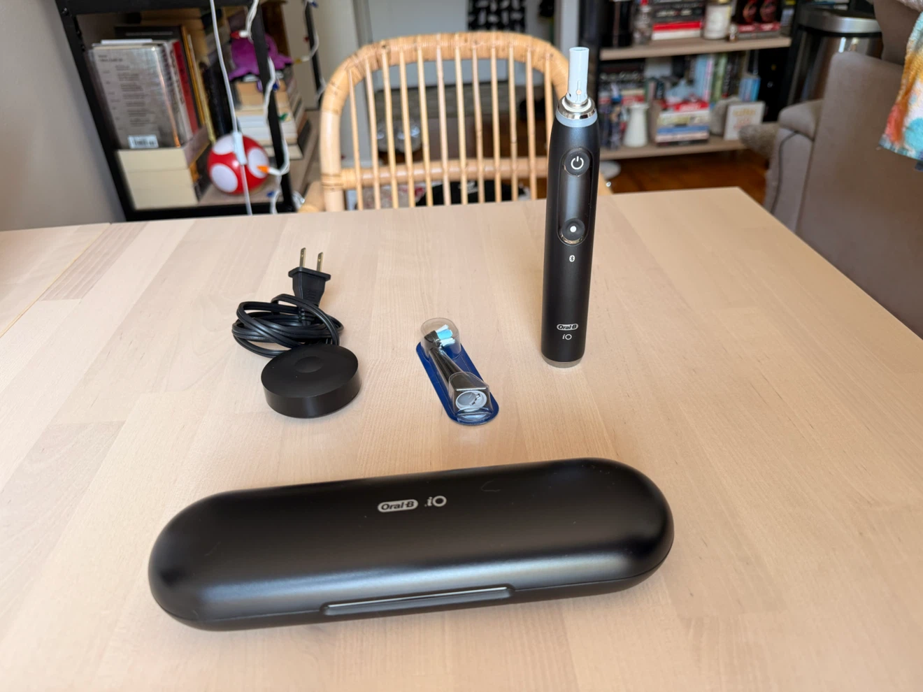 Oral-B iO Series 7 Electric Toothbrush Black - photo 2