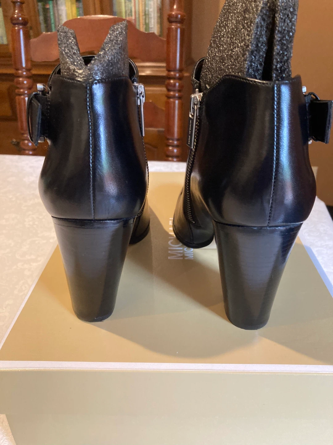 NIB Michael Kors Adam’s Bootie Sz.9.5 - photo 3