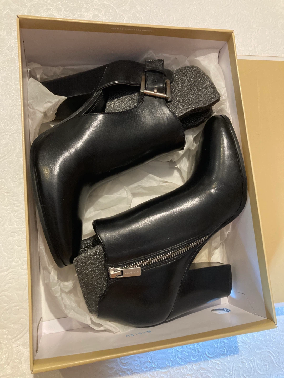 NIB Michael Kors Adam’s Bootie Sz.9.5 - photo 4