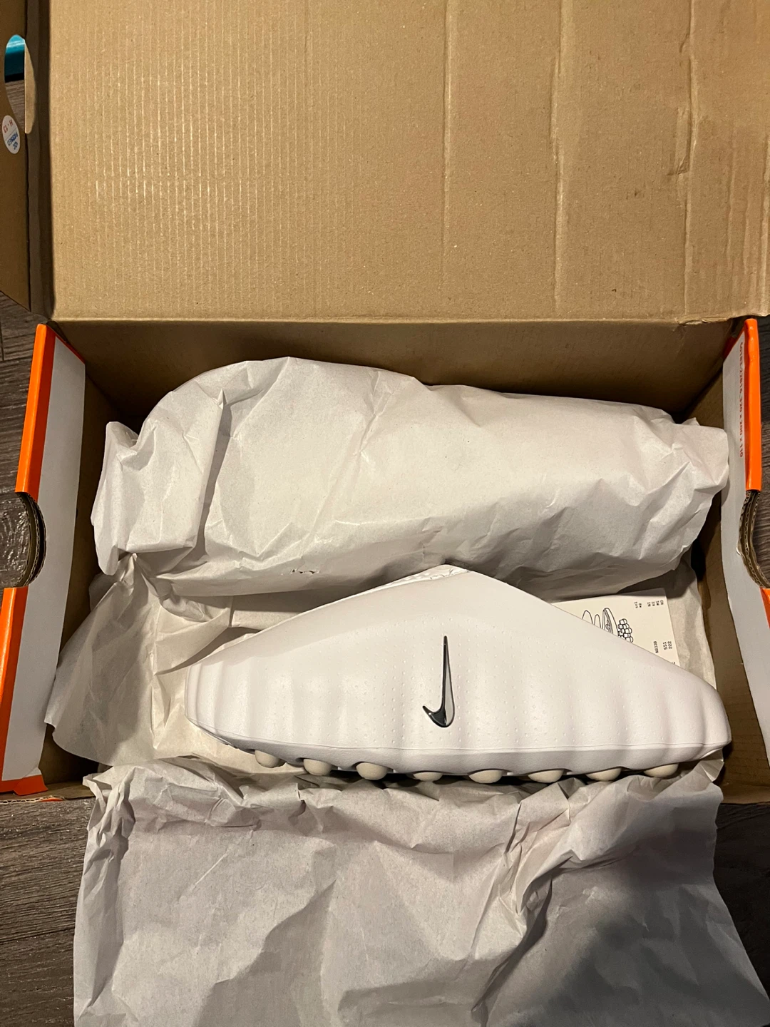 Nike Mind 001 Women’s White / Metallic Silver Slide