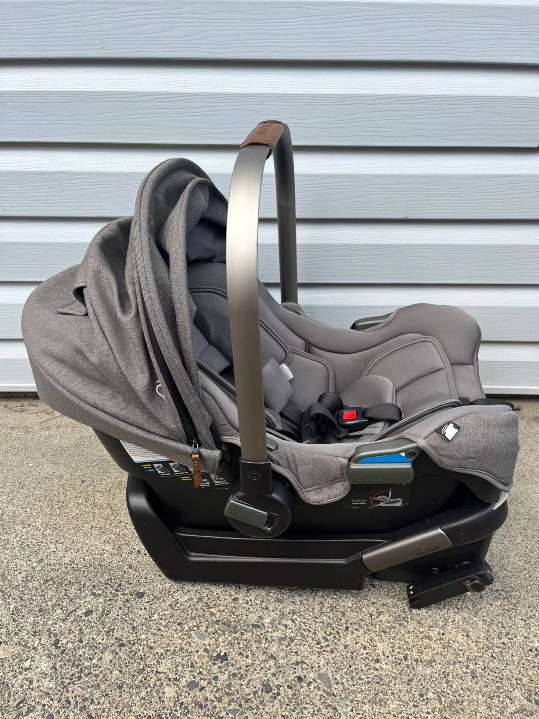 Nuna Pipa Infant Car Seat with base