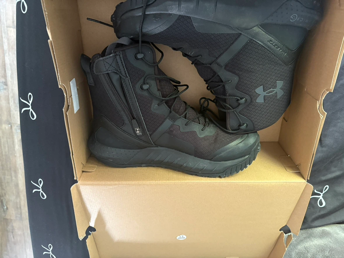 Under Armour Men’s Zip Boots - Size 10
