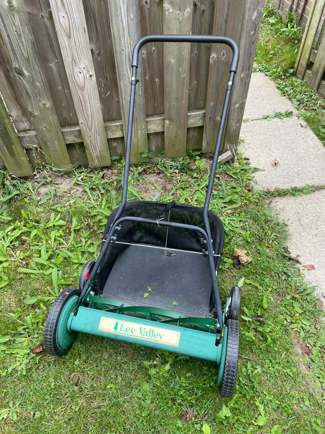 manual reel lawnmower, delivery