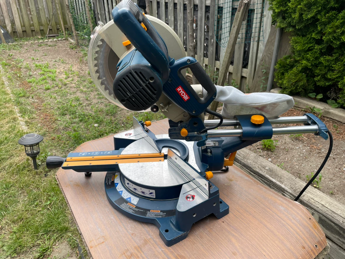 10" SLIDING COMPOUND MITER SAW WITH LASER Ryobi 10” saw - photo 2