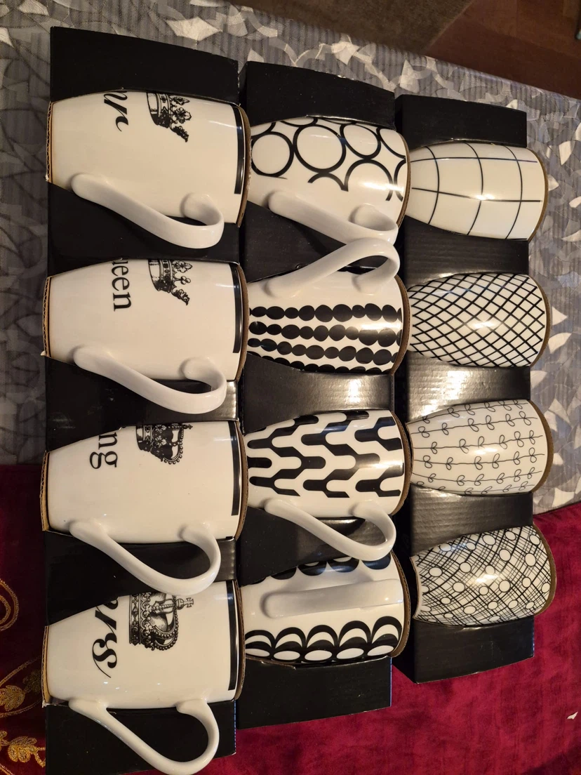 Set of 4 Mugs with Crowns and Sayings