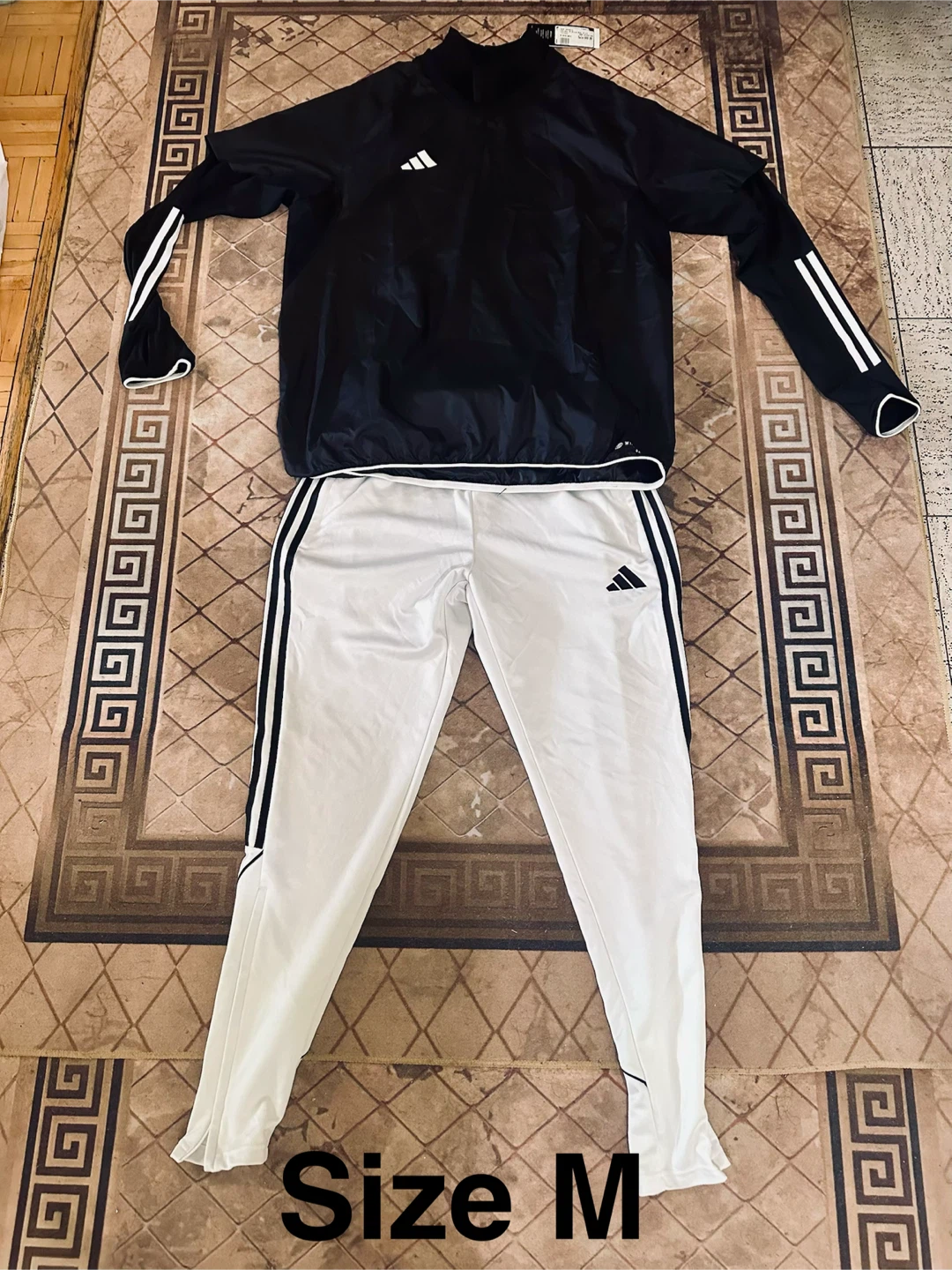 Adidas Tracksuit Set Running, GYN  size M - photo 4