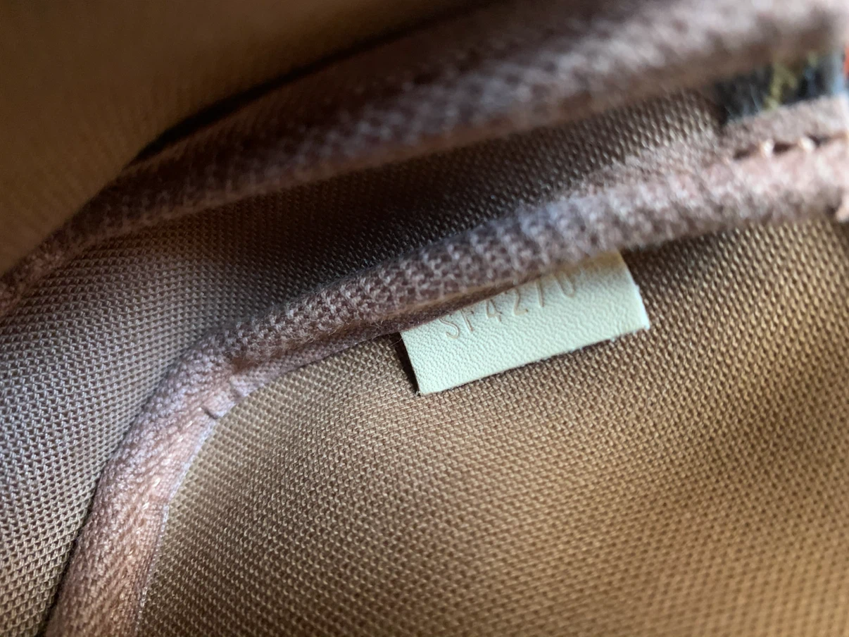 Louis Vuitton Mini Pochette Accessoires - photo 3