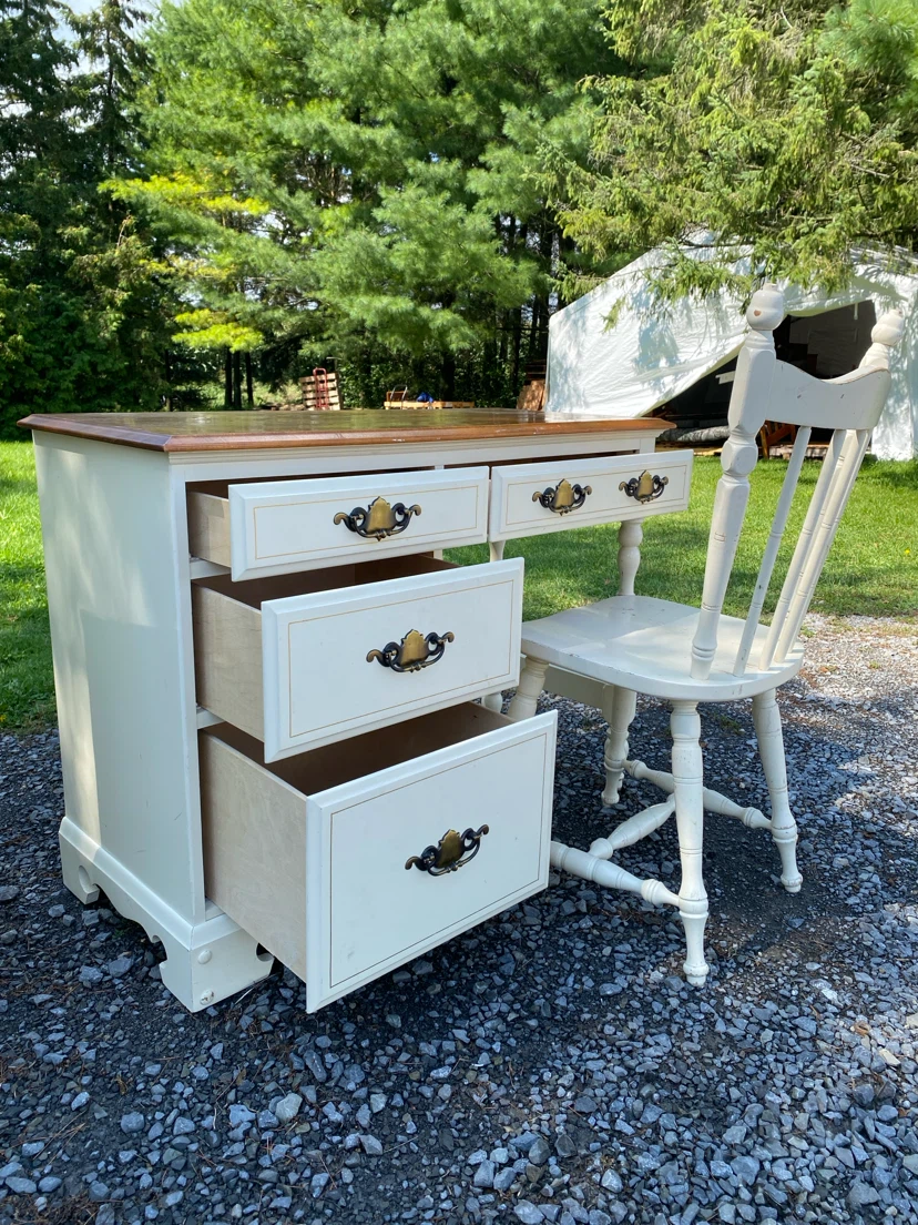 Vintage Drouin White Maple Desk with Chair (CAN DELIVER) - photo 3