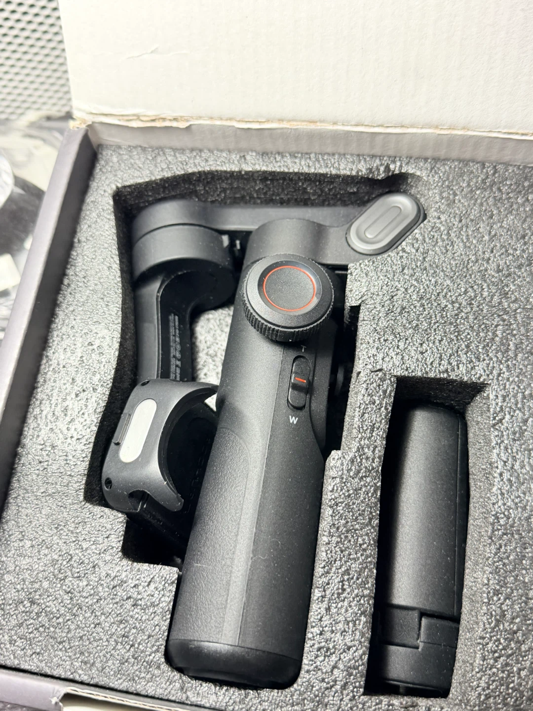 AOCHUAN Smart XE 3-Axis Smartphone Stabilizer Gimbal - photo 3