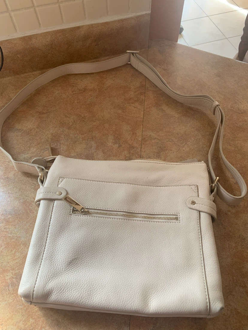 Danier Cream Leather Crossbody Bag - photo 2