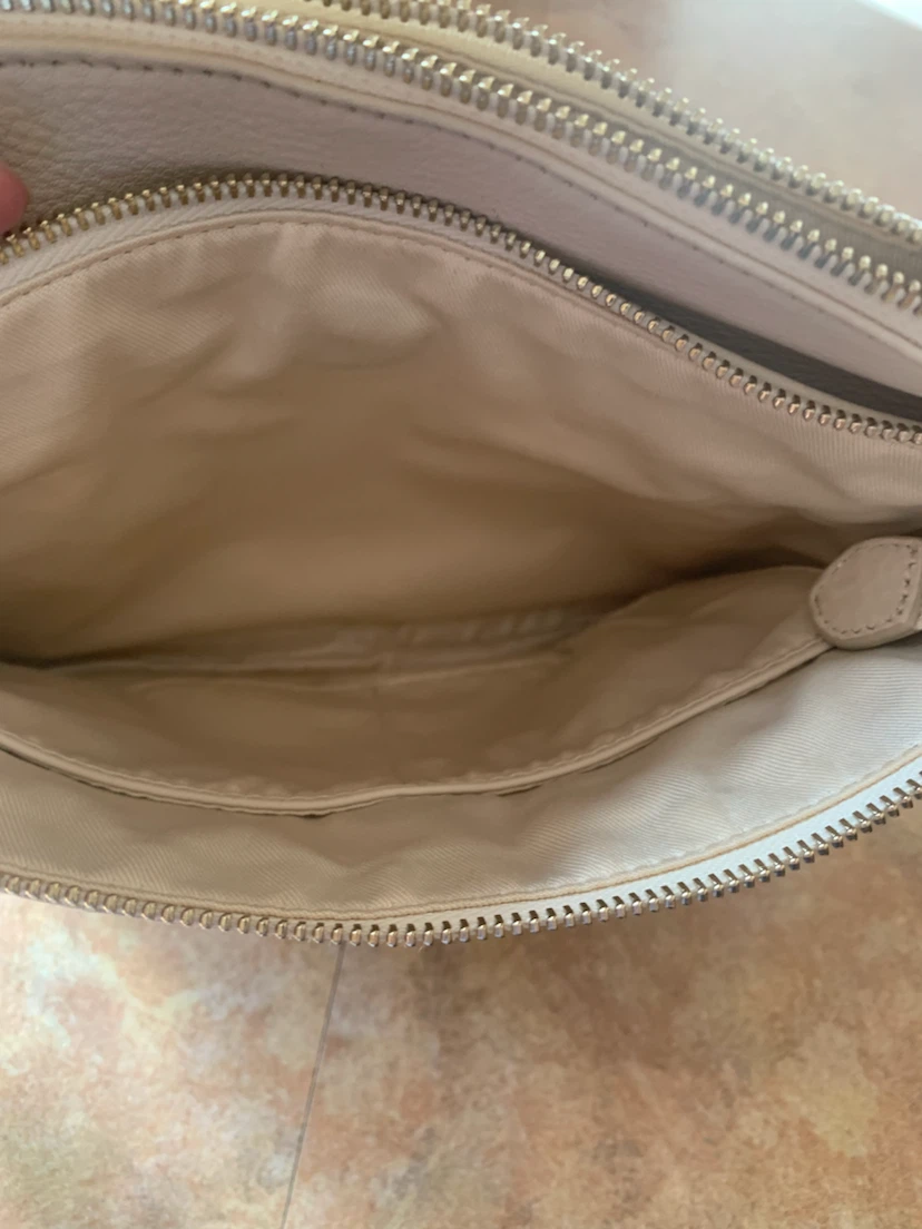 Danier Cream Leather Crossbody Bag - photo 5