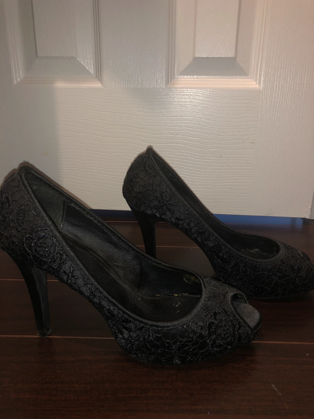 Suzy Shier Black Lace Peep-Toe Heels - photo 4