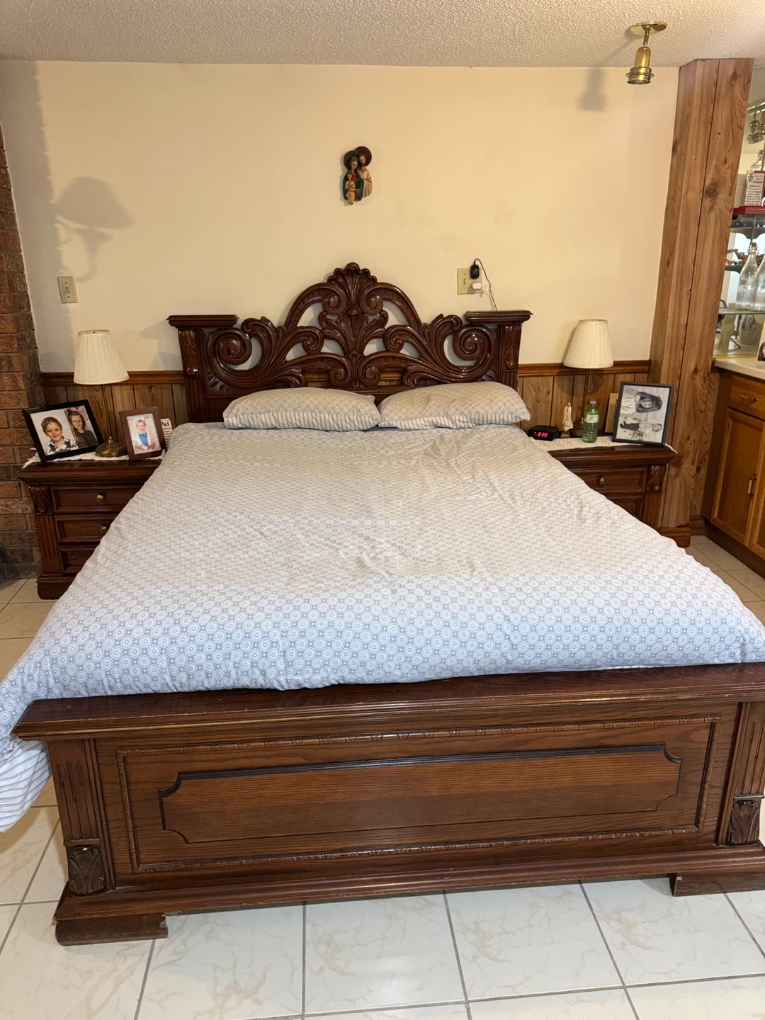 Basement bachelor apartment for rent