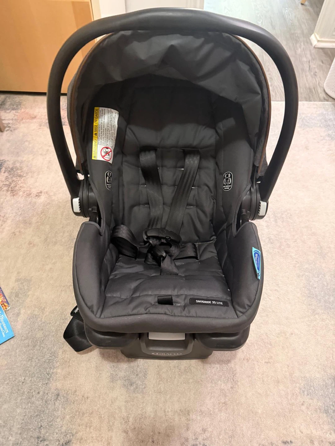 Graco SnugRide 35 Lite Infant Car Seat with the Base. - photo 4