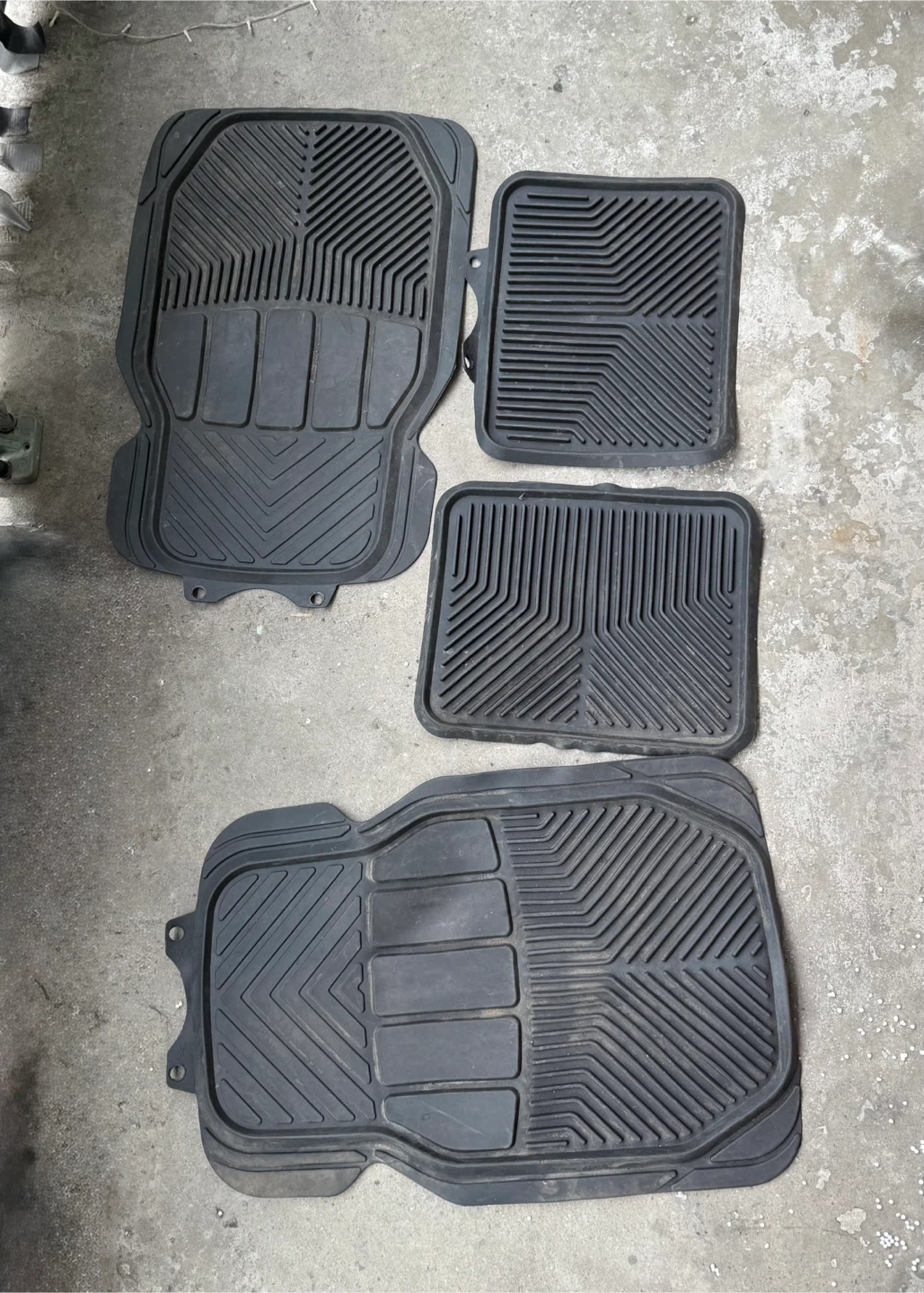 Set of 4 Black Rubber Car Floor Mats