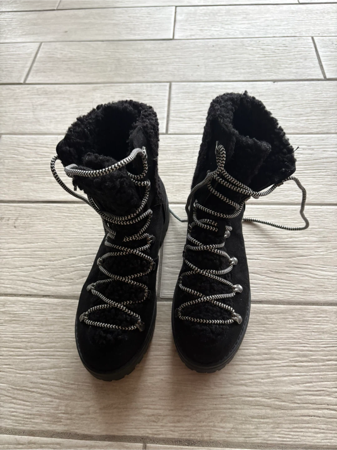 Black Suede Lace-Up Winter Boots - photo 2
