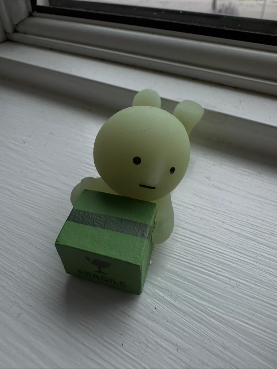 Smiski "Delivery Series" Figure - photo 2