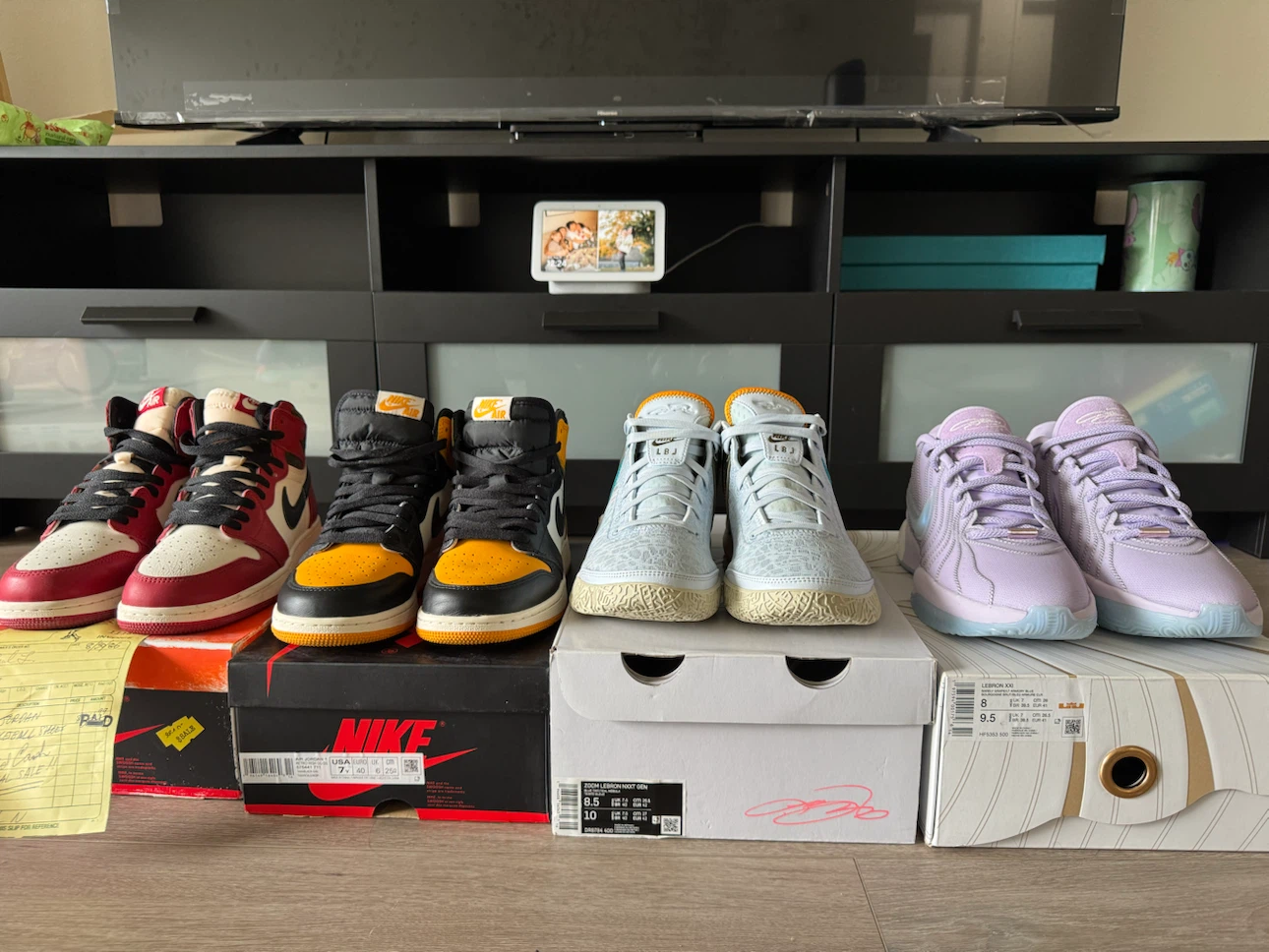 Mens !👟 Shoes for sale! Great condition, ready for a new home.