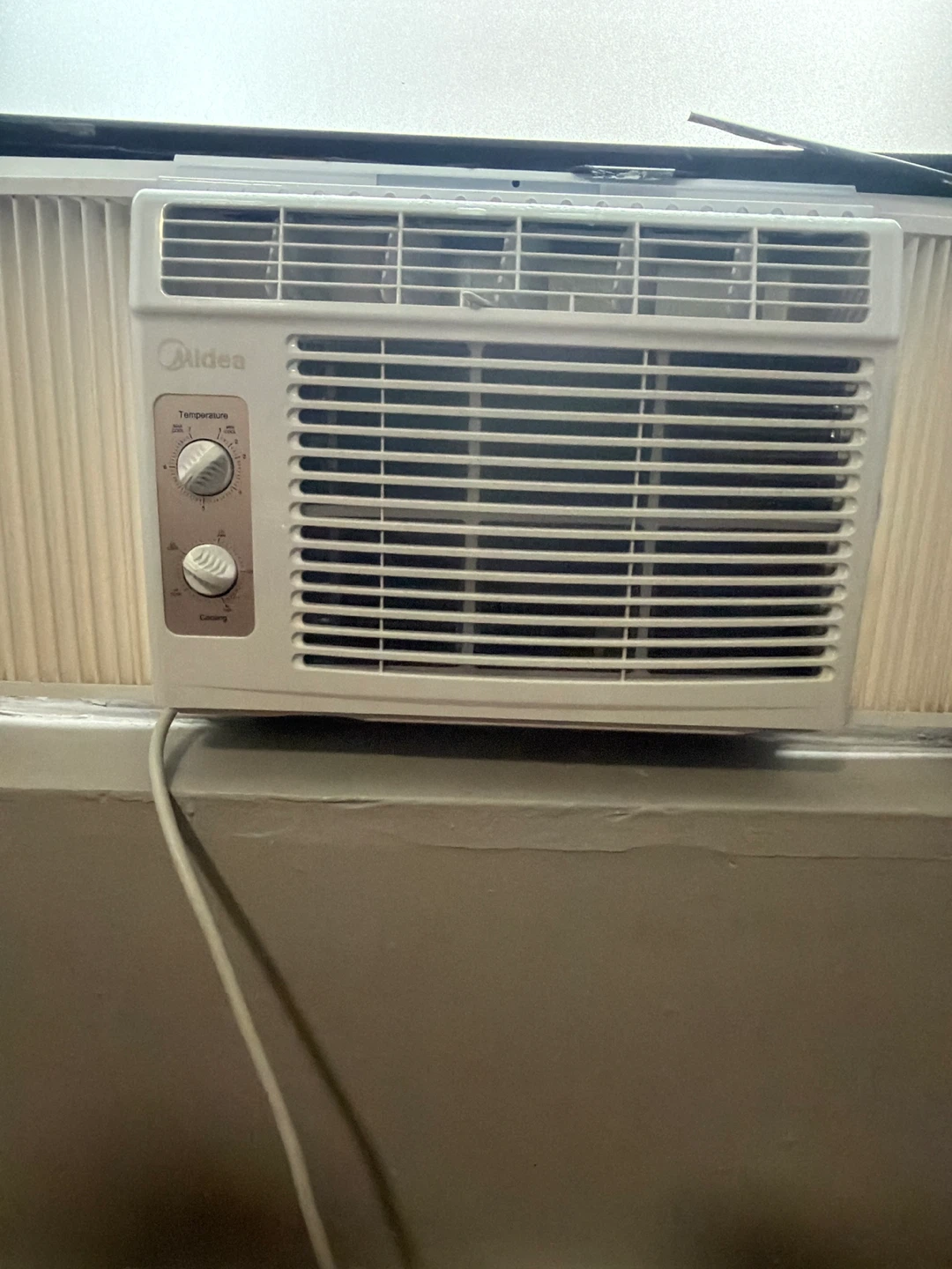 Midea 5,000 BTU EasyCool Small Window Air Conditioner - photo 3