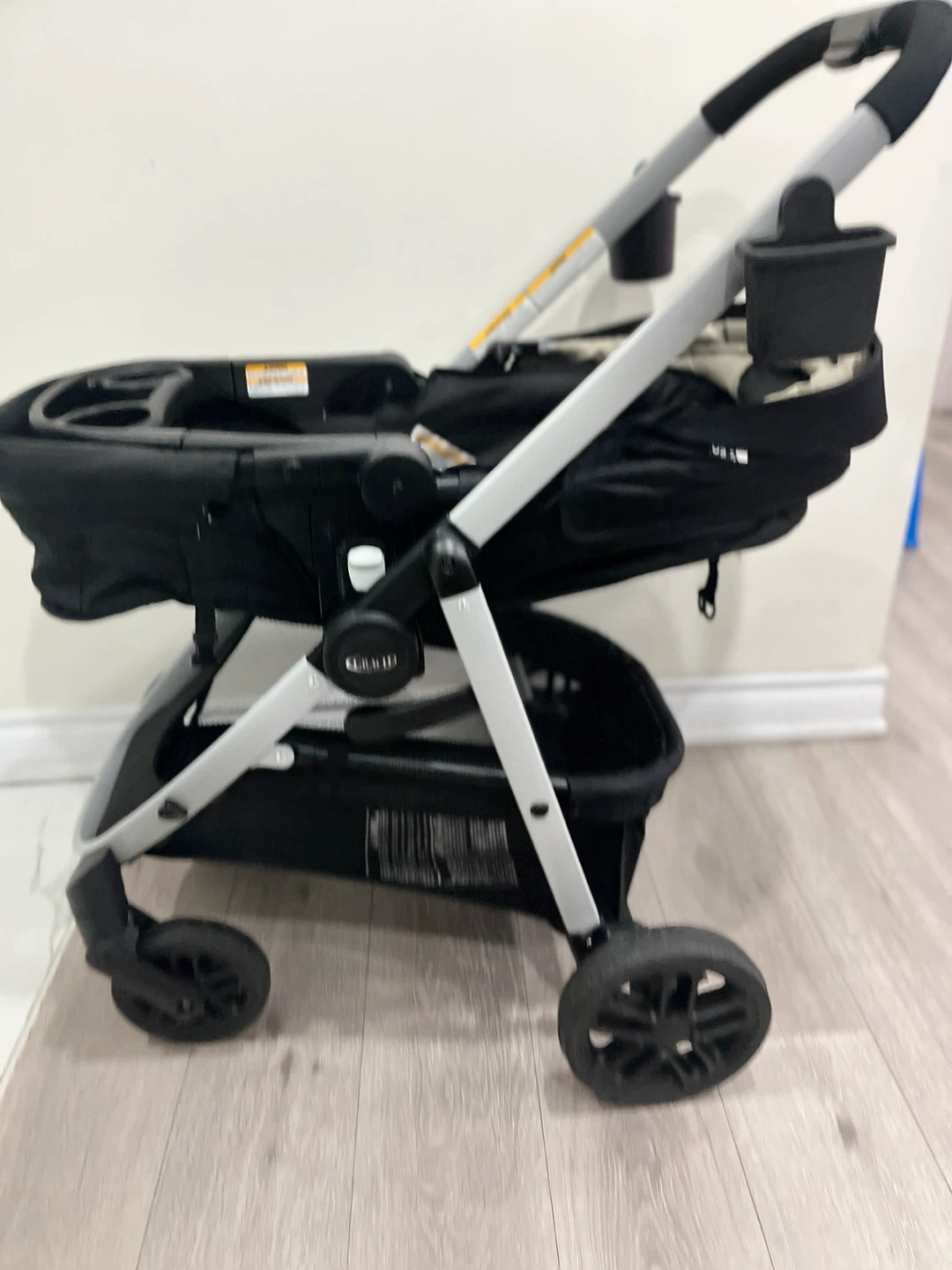 Like new Graco Travel System Stroller and Car Seat - photo 4