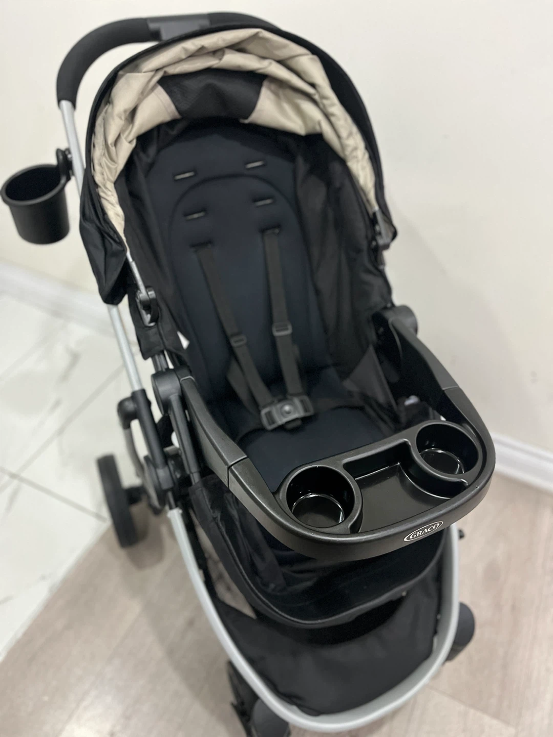 Like new Graco Travel System Stroller and Car Seat - photo 5