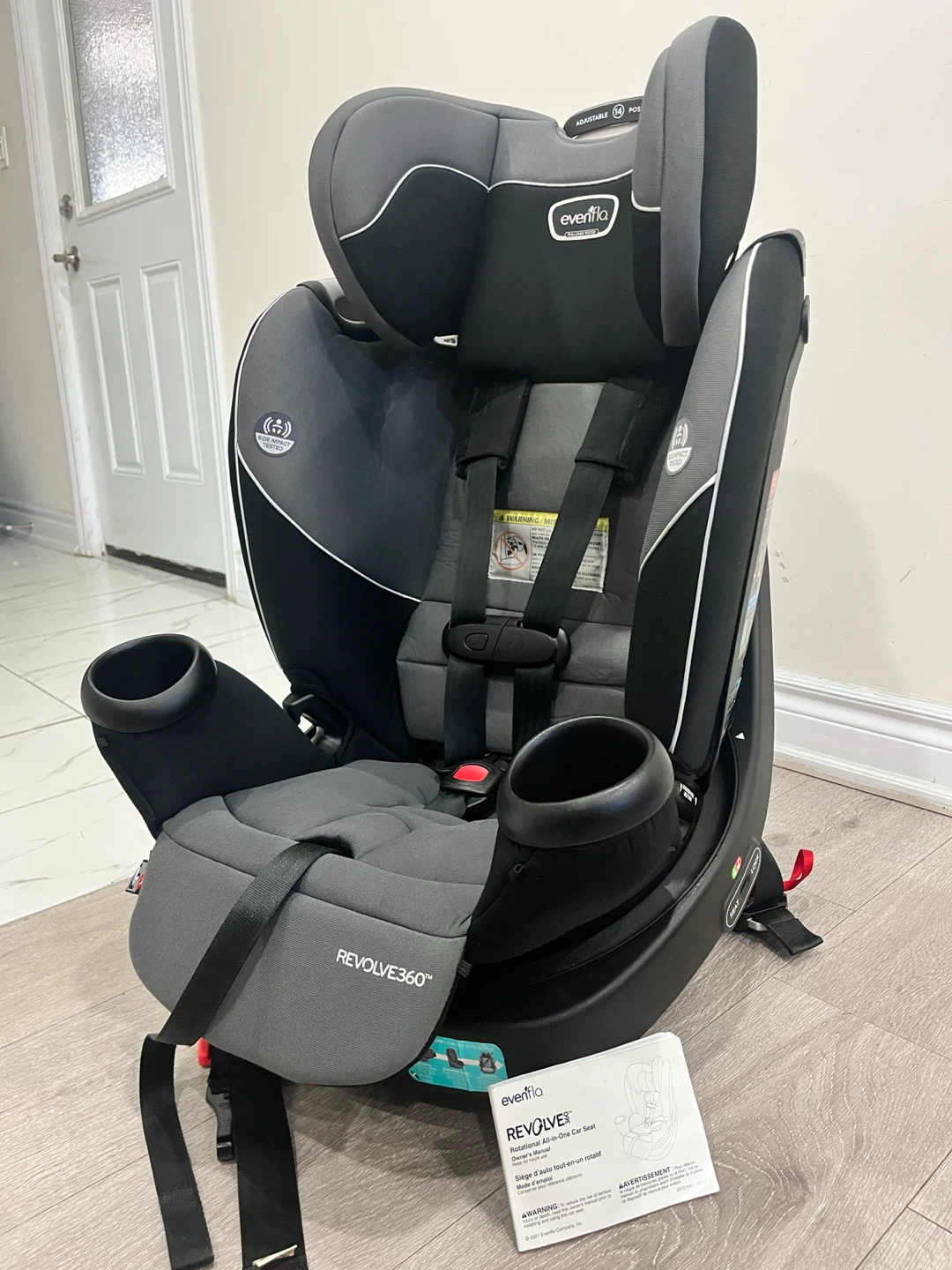 Like new Evenflo Revolve360 All-in-One Rotational Car Seat