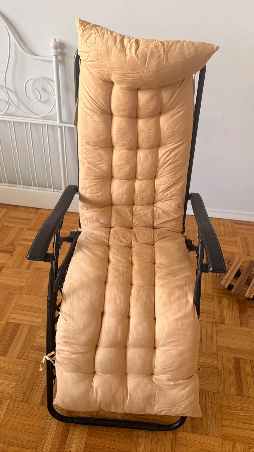 Tan Padded Zero Gravity Chair