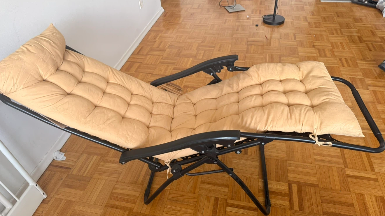 Tan Padded Zero Gravity Chair - photo 2