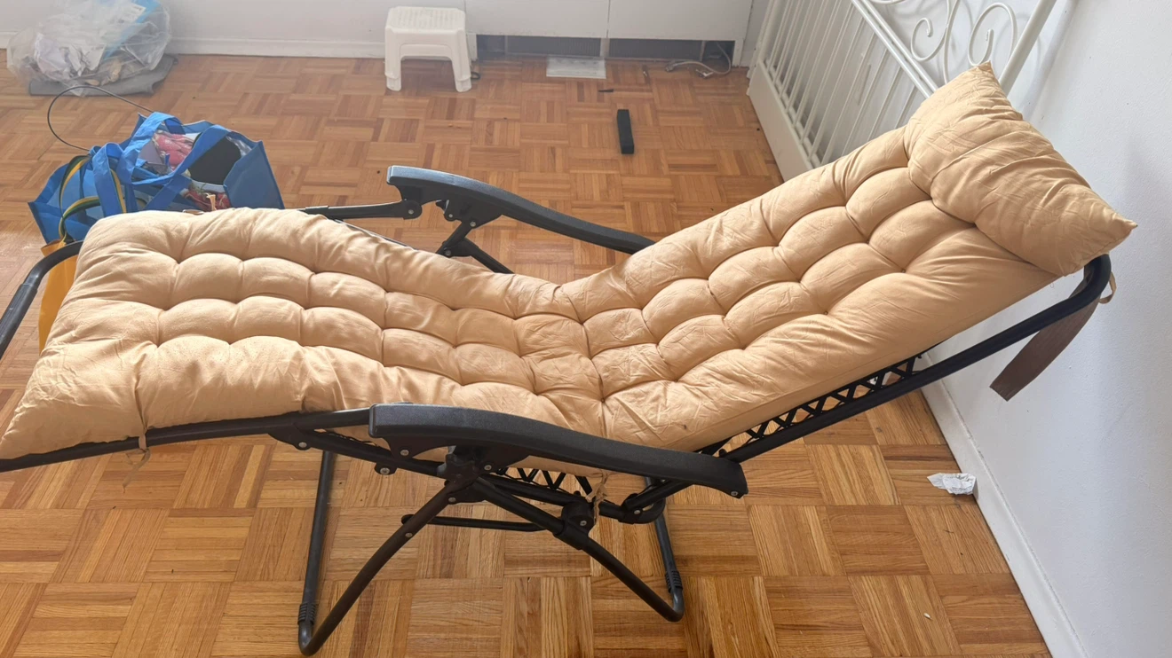Tan Padded Zero Gravity Chair - photo 4