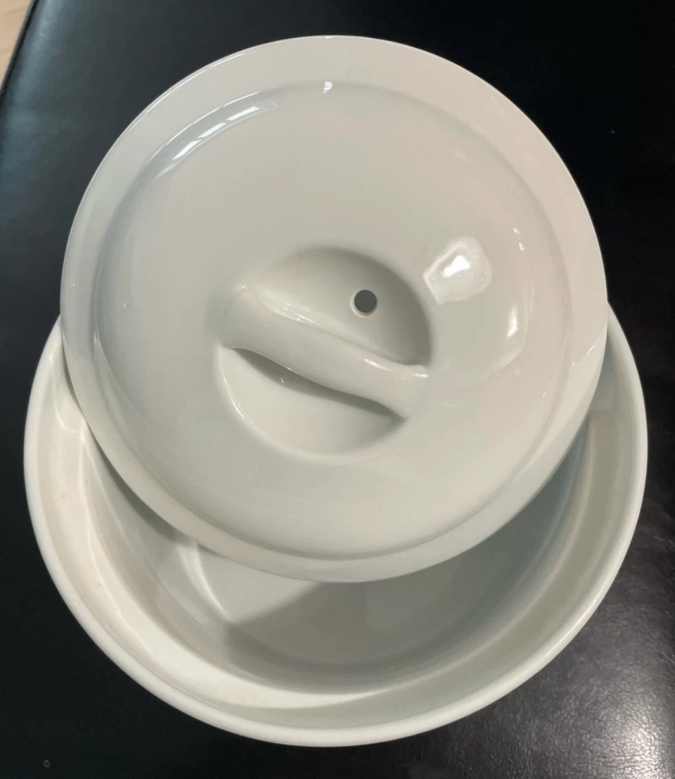 White Ceramic Casserole Dish with Lid - photo 3